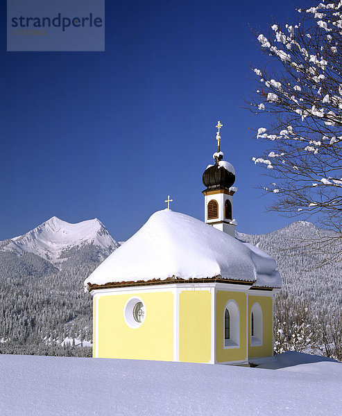 Kapelle Maria Hilf bei Krün  Winter  Isartal  Oberbayern  Deutschland