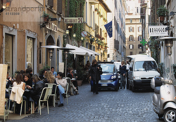 Straßenszene in Rom  Italien
