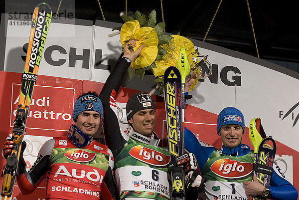 Siegerehrung  Mario Matt  Jean-Baptist Grange (L)  Manfred Moelgg (R)  FIS Ski Weltcup Slalom der Herren  Schladming 2008  Nachtslalom  Steiermark  Österreich