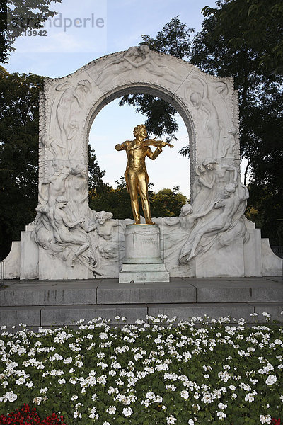 Johann Strauss Statue im Wiener Stadtpark  Wien  Österreich