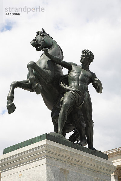 Statue eines Reiters in Wien  Österreich