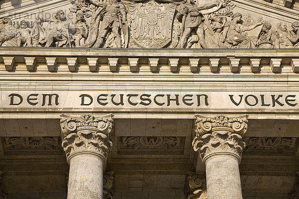 Detail vom Reichstag  Berlin  Deutschland