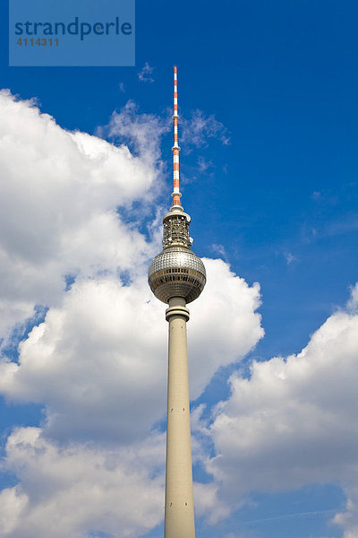 Fernsehturm am Alexanderplatz  Berlin  Deutschland