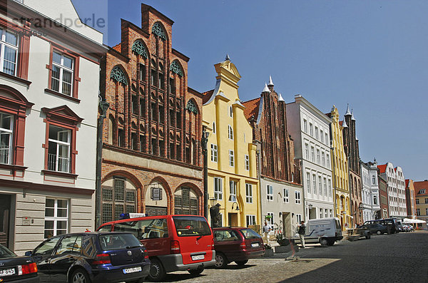 BRD Deutschland Mecklenburg Vorpommern Hansestadt Stralsund Mühlenstraße mit alten Häusern