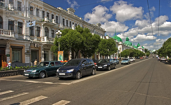 Die älteste Strasse in Omsk Lubinsky Prospekt  Einkaufsstrasse mit alten schönen Gebäuden und Stadthäusern  Omsk an den Flüssen Irtisch und Omka  Omsk  Sibirien  Russland  GUS  Europa