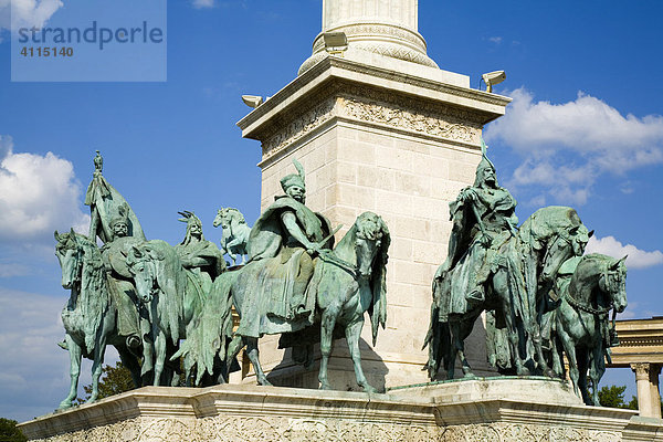 Heldenplatz mit Millenium Denkmal und dem Reiterdenkmal von Fürst Arpád  Budapest  Ungarn  Südosteuropa  Europa