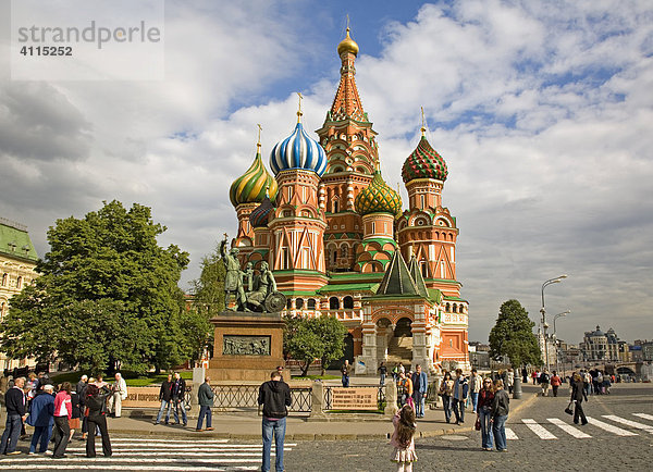 Am Roten Platz  Maria Schutz Kathedrale oder Basilius Kathedrale  Moskau  Russland  Osteuropa  Europa