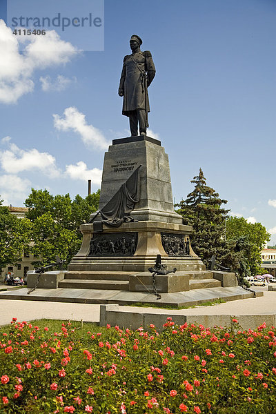 Nachimow Platz  Statue von General Nachimow  Sevastopol  Krim  Ukraine  Süd-Osteuropa  Europa