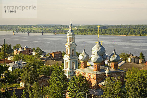 Auferstehungskirche im Walde an der Wolga  Morgensonne  Kostroma  Russland  Osteuropa  Europa