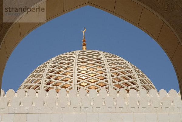 Kuppel der Sultan Kaboos-Moschee (Große Moschee)  Muscat  Oman