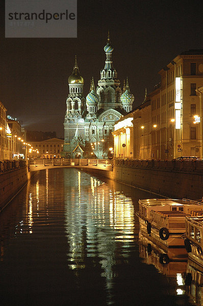 Erlöserkirche bei Nacht  St. Petersburg  Russland