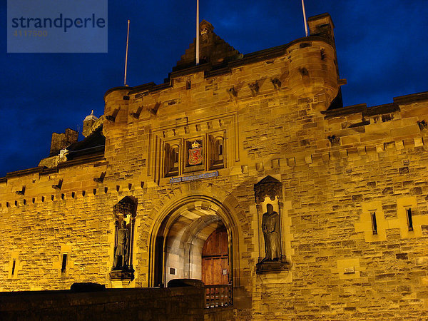 Edinburgh Castle bei Nacht  Edinburgh  Schottland