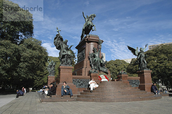 Monument für den Befreier Südamerikas General San Martín an der Plaza San Martín  Buenos Aires  Argentinien