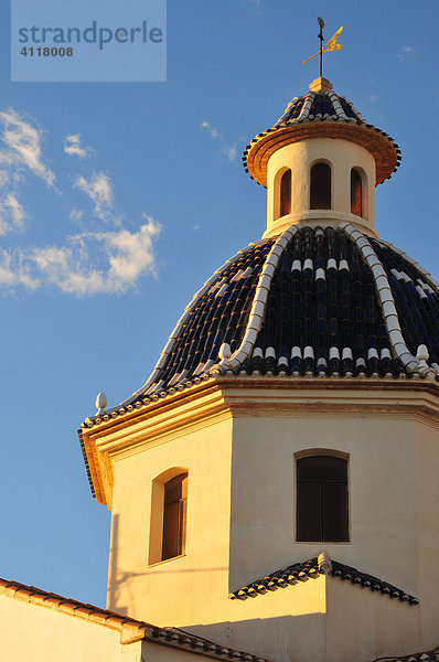 Nebenkuppel der Iglesia de Nuestra Señora del Consuelo  Costa Blanca  Altea  Spanien