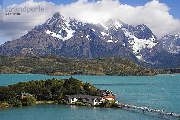 Insel mit der Hosteria Pehoe am Lago Pehoe  Torres del Paine Nationalpark  Patagonien  Chile