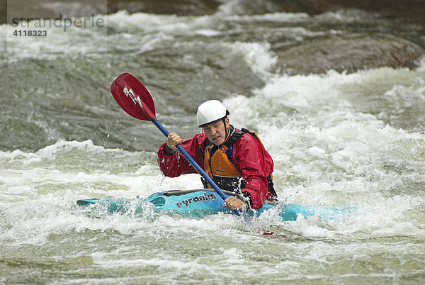Kayak auf dem Ocoee River  Tennessee  USA
