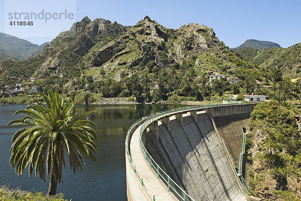 Staudamm bei Vallehermoso  Insel La Gomera  Kanarische Inseln  Spanien  Europa Insel La Gomera
