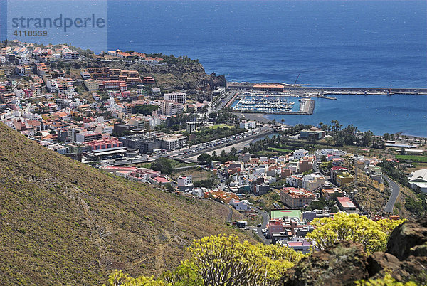 Blick auf die Hauptstadt San Sebastian und Hafen  Insel La Gomera  Kanarische Inseln  Spanien  Europa Insel La Gomera