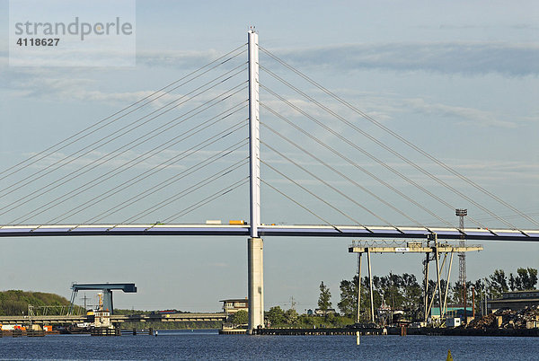 Rügenbrücke  Hansestadt Stralsund  Mecklenburg-Vorpommern  Deutschland  Europa