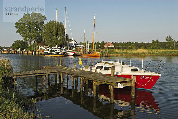 Hafen von Moritzdorf  Insel Rügen  Mecklenburg-Vorpommern  Deutschland  Europa