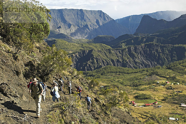 Wanderer bei Marla  Cirque de Mafate  Insel La Reunion  Frankreich  Afrika