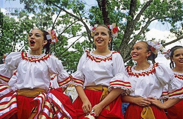 Mädchen in spanischer Tracht  Albuquerque  New Mexico  USA  Amerika