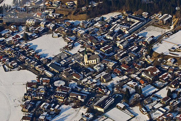 Luftaufnahme Kössen im Kaiserwinkel  Tirol  Österreich  Europa
