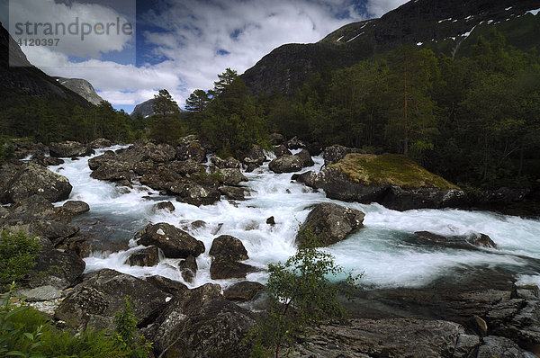 Wildbach  Romsdal  Norwegen