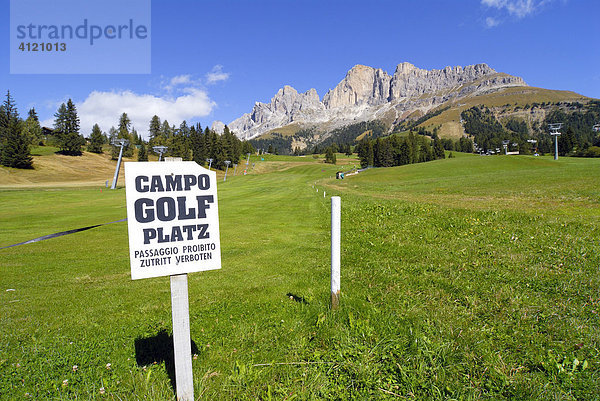 Golfplatz am Karerpass Dolomiten Südtirol  Italien