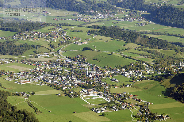 Blick über Gröbming  Steiermark  Österreich