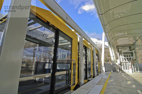 Neue Hungerburgbahn von Stararchitektin Zaha Hadid  Innsbruck  Tirol  Österreich