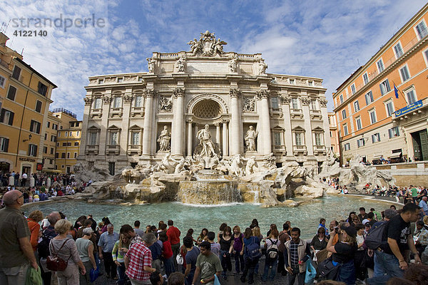 Trevibrunnen Gesamtansicht  Rom  Italien