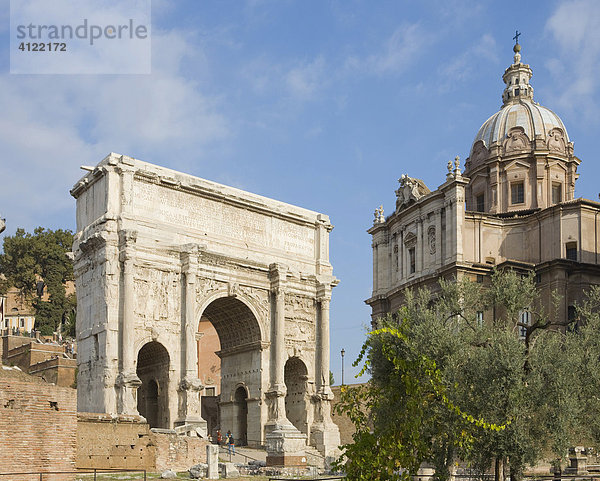 Septimius-Severus-Bogen und Kirche SS Luca e Martina auf dem Forum Romanum  Rom  Italien