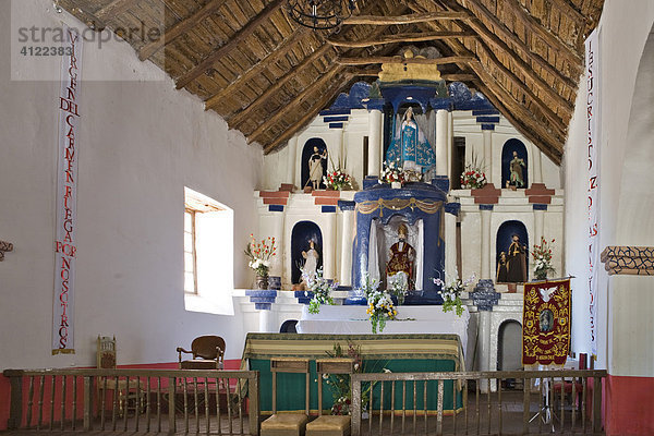 Altar der Iglesia San Pedro  San Pedro de Atacama  Región de Antofagasta  Chile  Südamerika