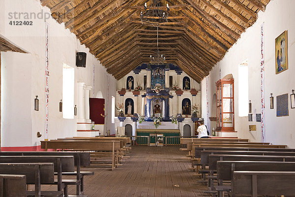 Decke aus Kaktusholz in der Iglesia de San Pedro  San Pedro de Atacama  Región de Antofagasta  Chile  Südamerika