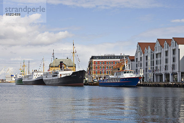Schiffe am Skagenkai  Stavanger (Kulturhauptstadt 2008)  Norwegen