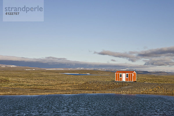 Rettungshütte auf der Steingrimsfjarðarheiði  Westfjorde  Island