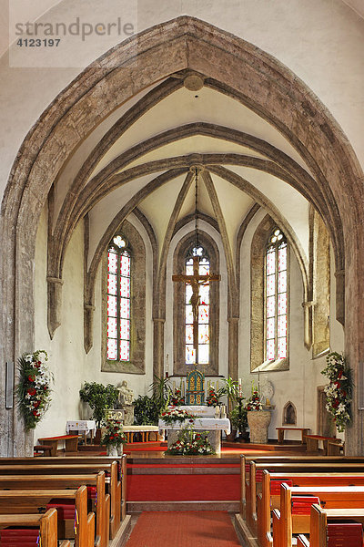 Innenraum der Pfarrkirche  Kaumberg  Triestingtal  Niederösterreich  Österreich