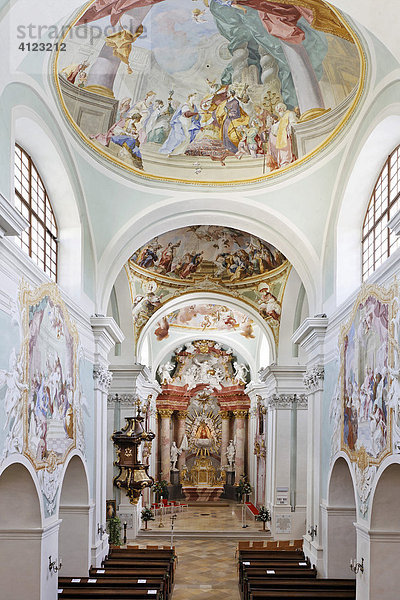 Blick ins Kirchenschiff des Klosters von Klein-Mariazell (Mariazell in Österreich) mit dem Gnadenaltar  Klein-Mariazell  Triestingtal  Niederösterreich  Österreich