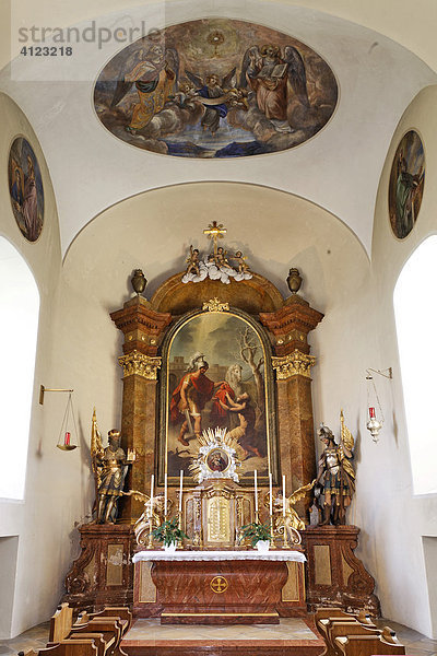 Hauptaltar in der Pfarrkirche  Leobersdorf  Triestingtal  Niederösterreich  Österreich