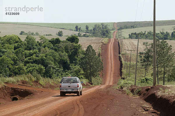 Landstraße durch den Gran Chaco  Paraguay  Südamerika
