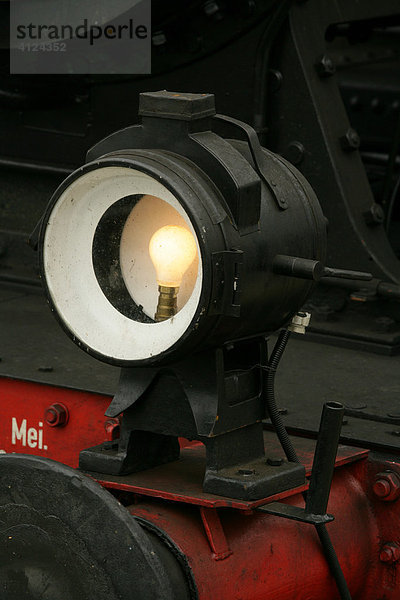 Scheinwerfer einer historischen Dampflokomotive