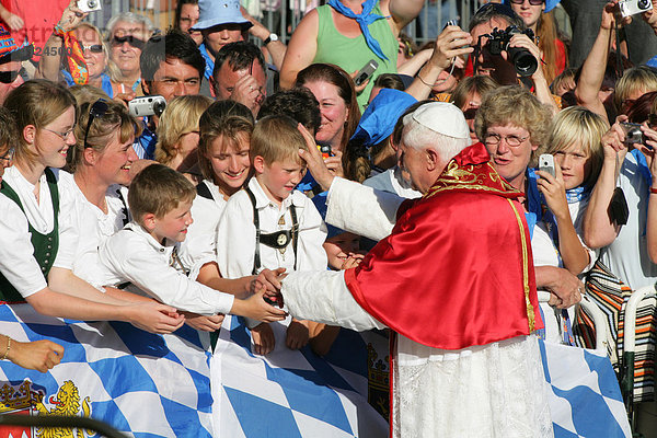 Papstbesuch Benedikt XVI.  Altötting  Bayern  Deutschland