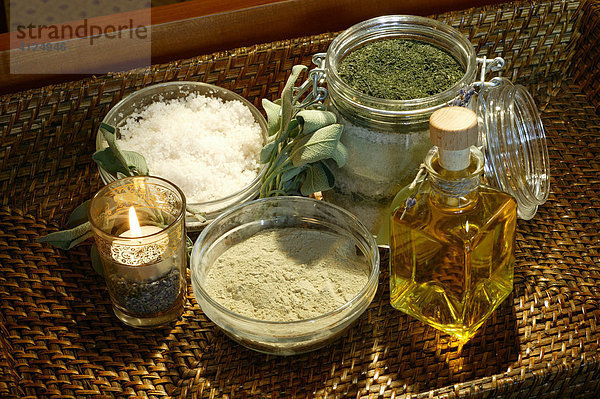 Salbei  Kräuter  Salz und Öl
