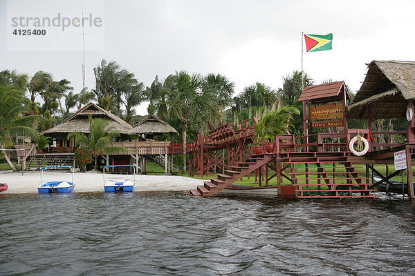 Anlegeplatz der Boote  Santa Mission  Guyana  Südamerika