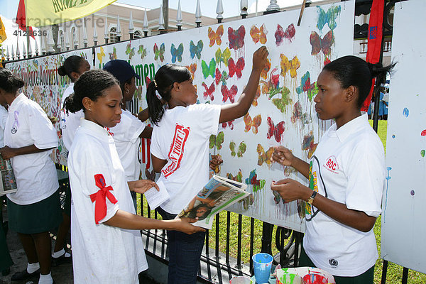 Während einer Demonstration gegen Gewalt gegenüber Frauen  Georgetown  Guyana  Südamerika