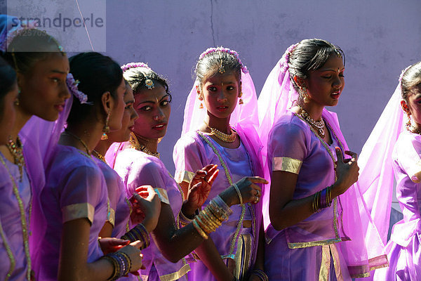 Mädchen indischer Abstammung beim Hindu Festival  Georgetown  Guyana  Südamerika