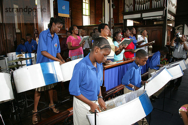 Steelpan Orchester  St. Andrew Presbytery Kirche  Georgetown  Guyana  Südamerika