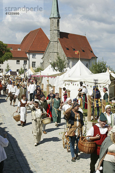 Mittelalterliches Burgfest  Burghausen  Oberbayern  Bayern  Deutschland  Europa