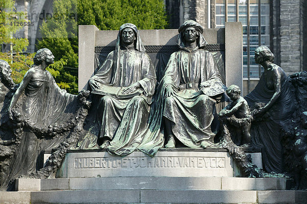 Hubert und Jan van Eyck  Denkmal  Gent  Ostflandern  Belgien  Europa